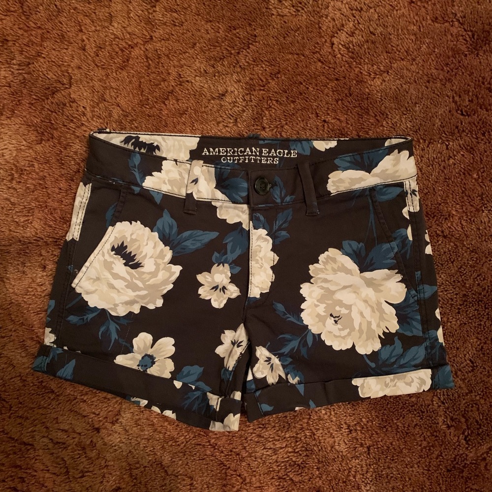 Floral low rise shorts